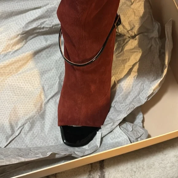 Selling never used Roberto Cavalli open toe boots. - Picture 8 of 10
